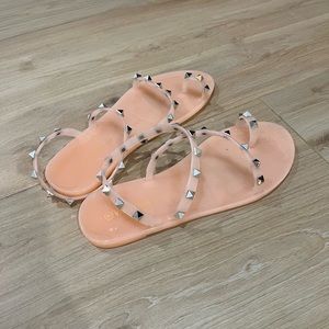 Wild Diva - Jonie Toe Ring Studded Slides (Nude/Silver)